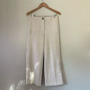 Ann Taylor Size 4 Capri Cream